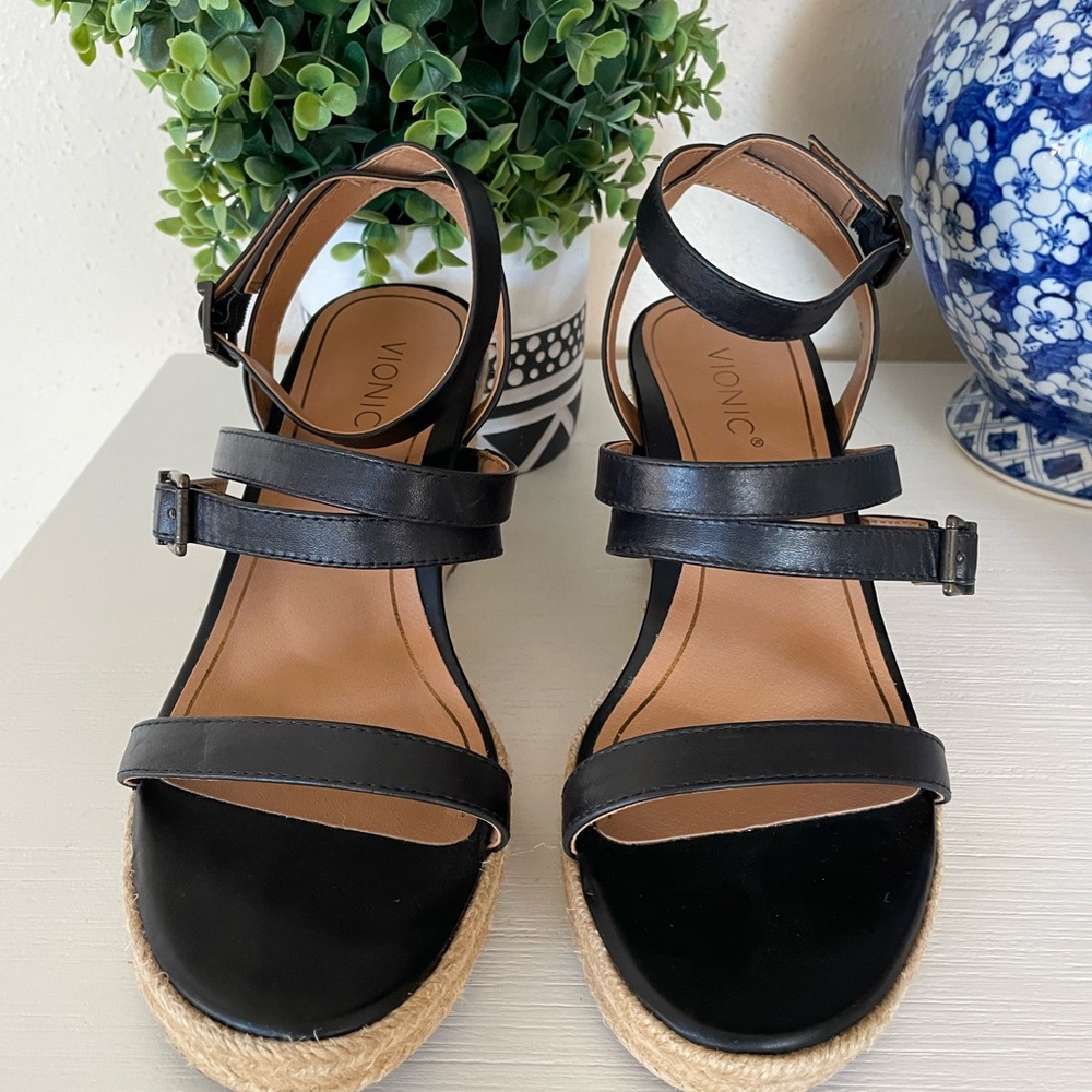 VIONIC Sabina Size 10 Black Wedge Espadrille Sandals w/ Adjustable Straps
